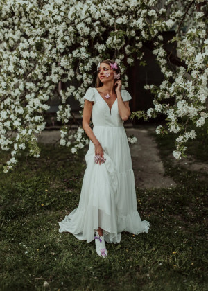 Cap Sleeves Ivory Chiffon V Back Bohemian Wedding Dress